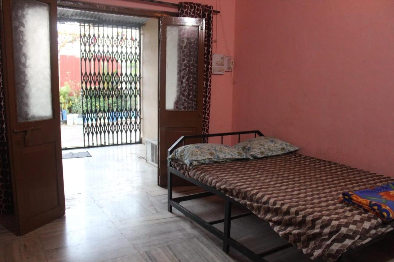Hôtel Nisarg Shrushti Farmhouse à Pune Extérieur photo